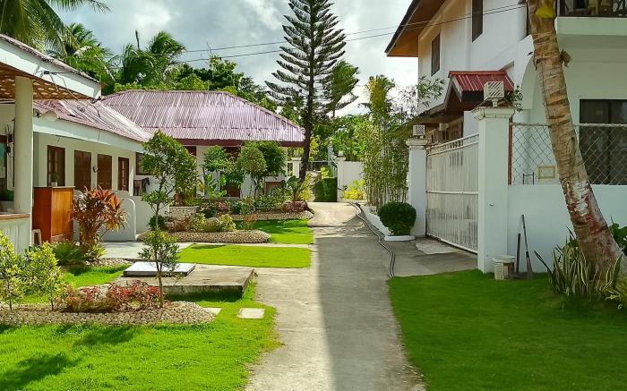 Bluewaves Resort - Basdaku by Hiverooms