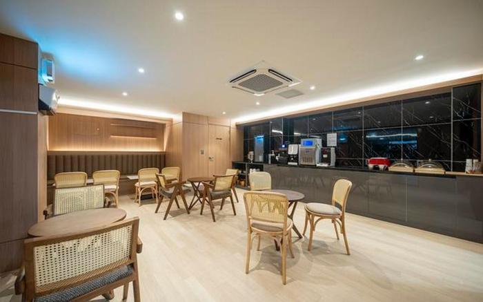 Gyeongju Brown Dot Gyeongju City Hall