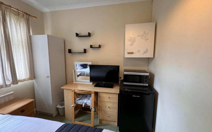 High Trees Guest House Gatwick