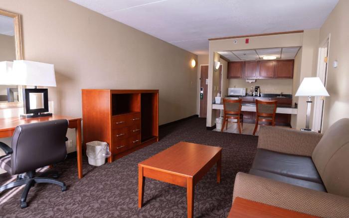 Quality Inn & Suites Downtown Mansfield