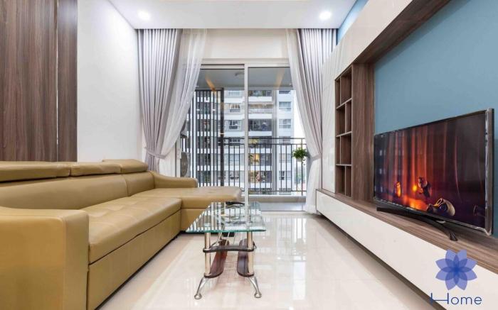 Luxury apartment with pool view