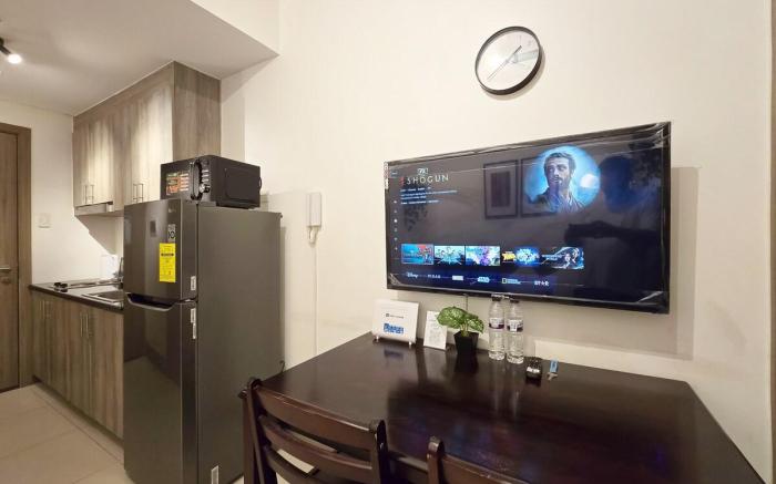 Condotel 1BR Unit w/ Balcony FAME Residences #FM21