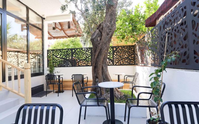 AUDO LOCAL HOTEL