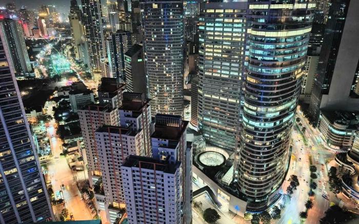 Maru Suite Air 52F; Makati Sky View, 2 Double Beds