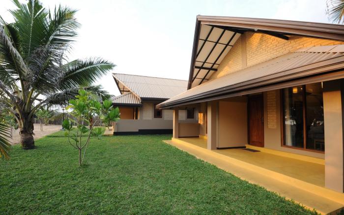 Melheim Beach Kalpitiya