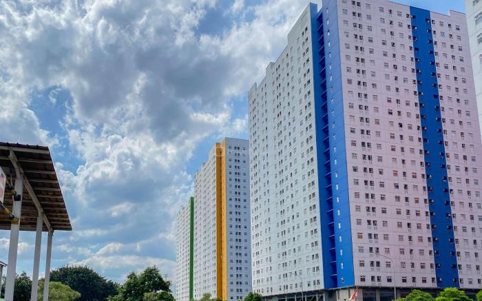 Comfort 2BR Apt Green Pramuka City By Travelio