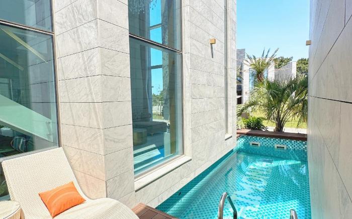 Eudaimonia Poolvilla Jeju Hameodk Beach