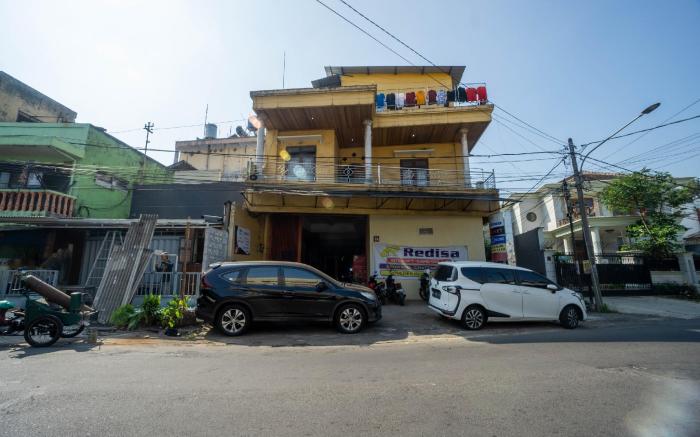 OYO 93987 Suropati 2 Guest House