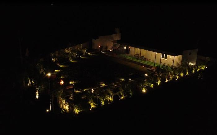 Moonscape Montera: Luxe Resort Living Oasis