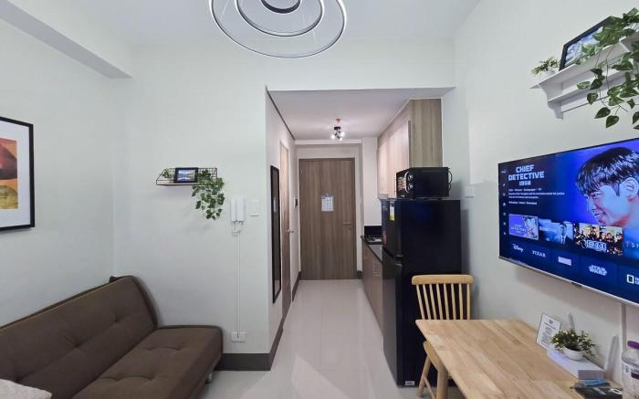 Condotel 1BR Unit w/ Balcony FAME Residences #FM30