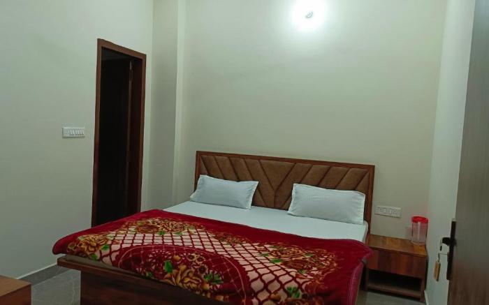 Shri Girraj Residency
