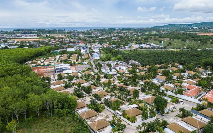 Where The Rich People Go Trichada Resort #v91