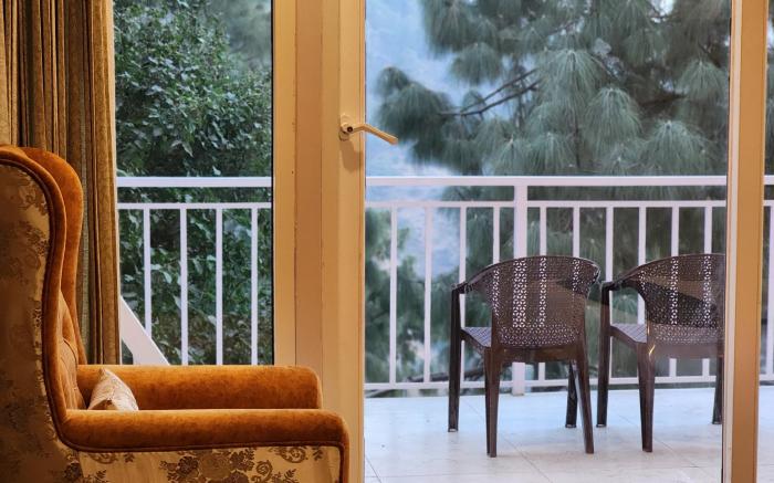 Kukoo's Nest | Cottage with Balconies and Garden