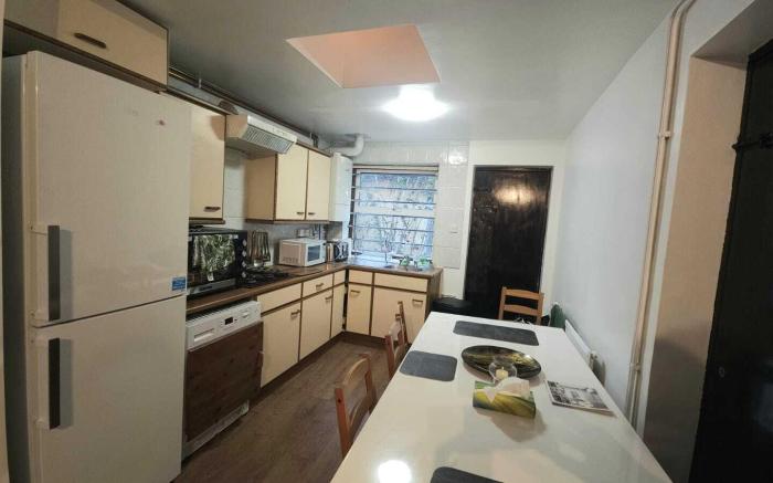 London Stockwell Station Apartment