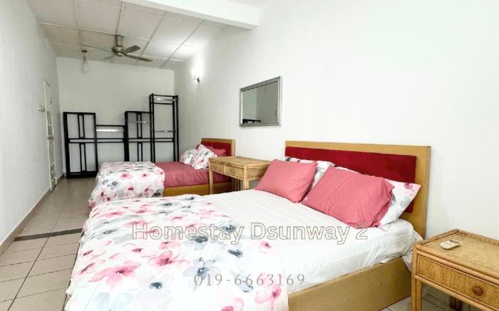 Spacious 5 Bedroom Double Storey House