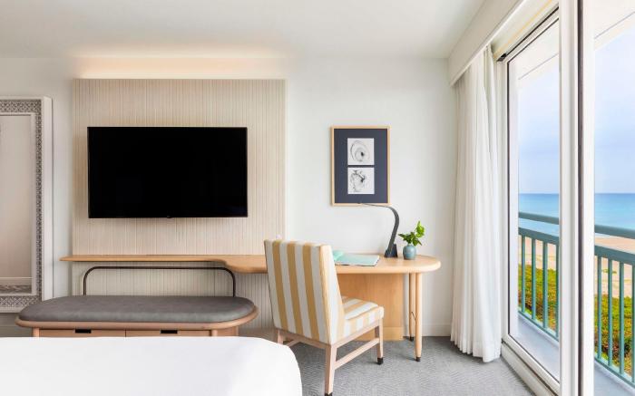The Singer Oceanfront Resort, Curio Collection by Hilton