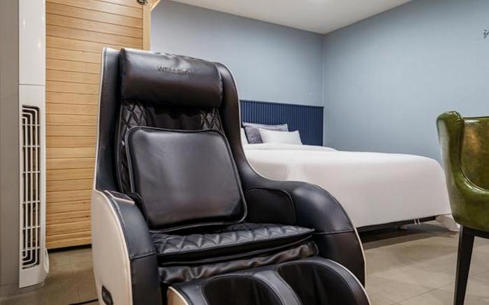 Suwon City Hall Hotel del Lago