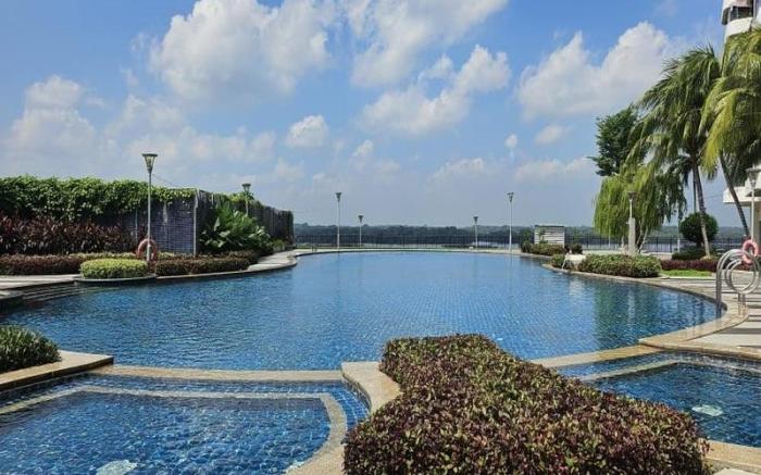 Danga Bay The Sunny Coast 3BR 8Pax