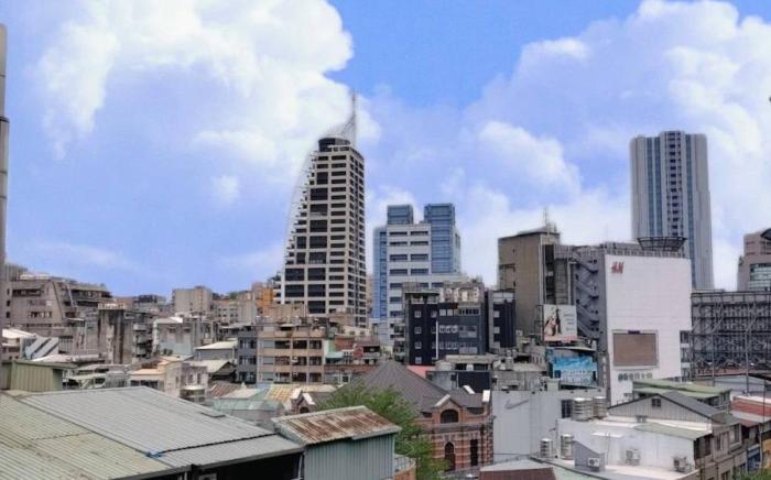 Room 2-3, Ocean Corner 7, 3 Minutes from MRT Ximen, Elevator Building (No Daily Cleaning Provided)