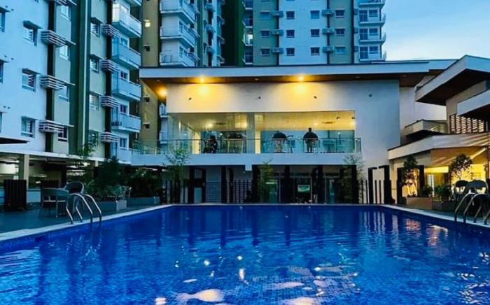 Condo Unit w/ Pool view+2 beds+Pool+Netflix
