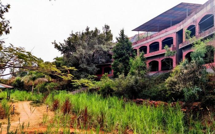 8 bed villa resort - terra on a hill