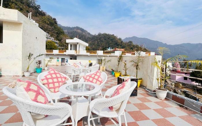 PerfectStayz B2L Hills Tapovan
