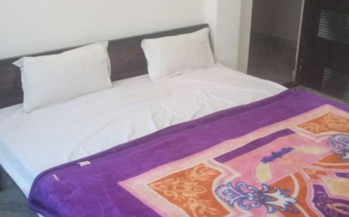Priyanshu Residency & Kartik Inn Guest House By GRB 
