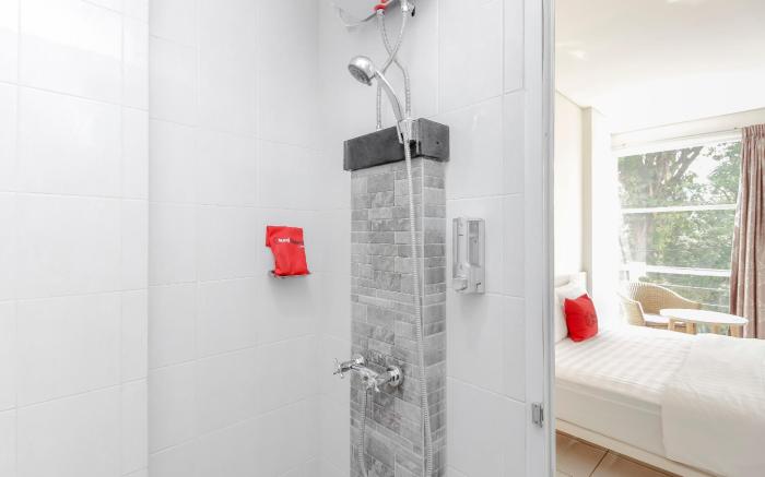 RedDoorz near Pancoran