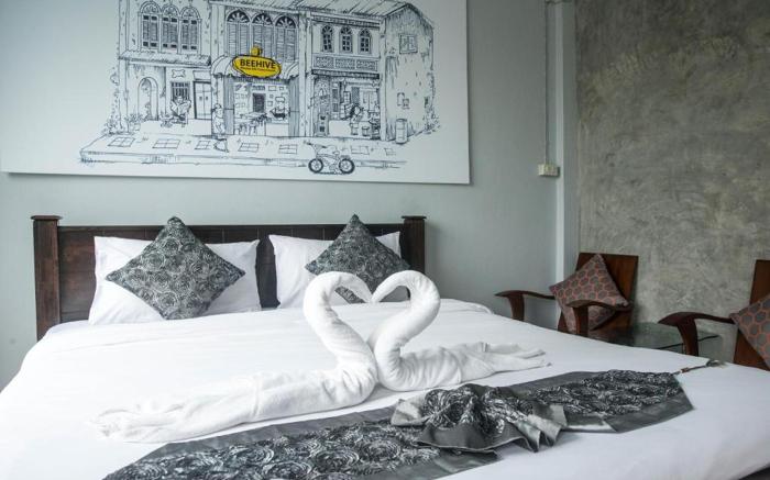 Beehive Phuket Oldtown Hostel