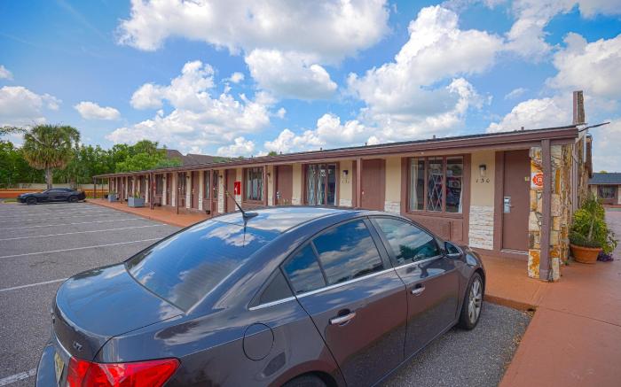 Liberty Garden Inn by OYO Kissimmee near Disney World