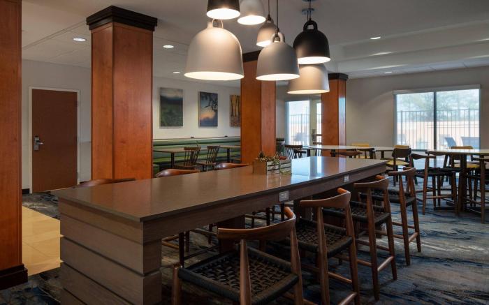 Fairfield Inn & Suites Redding