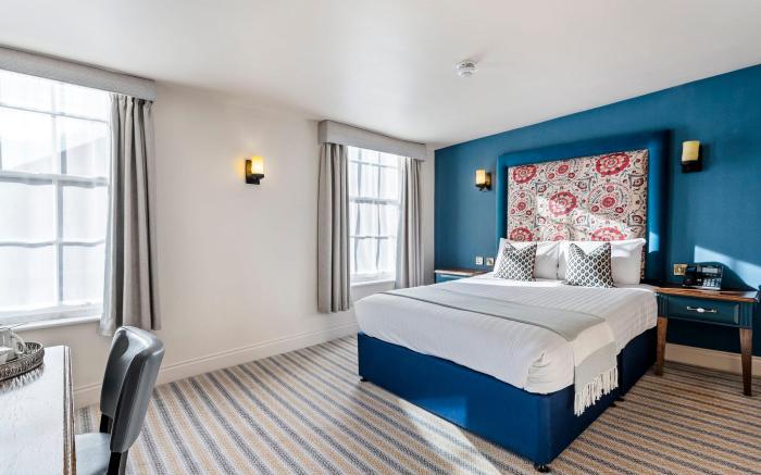 The George Hotel