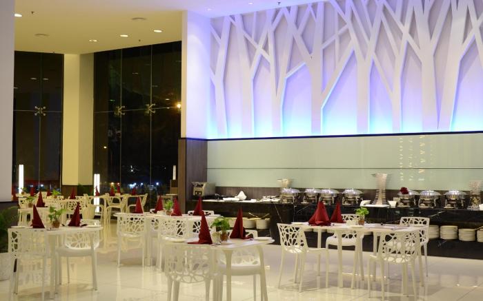 Grand Alora Hotel