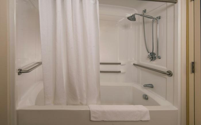 Holiday Inn Express State College at Williamsburg Square By IHG