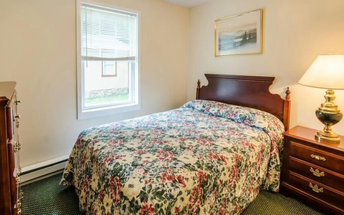 Master Hosts Resorts-Highland Hills Cabins