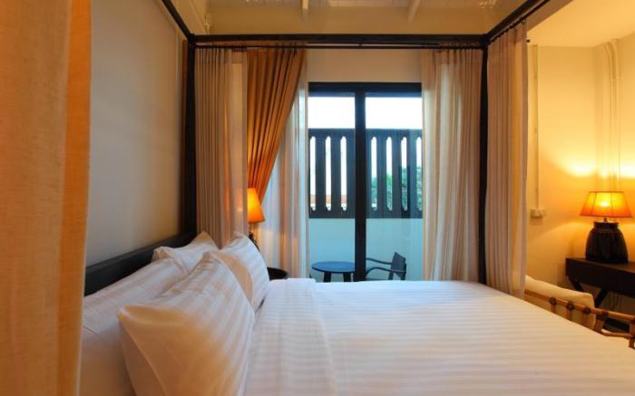 99 The Gallery Hotel