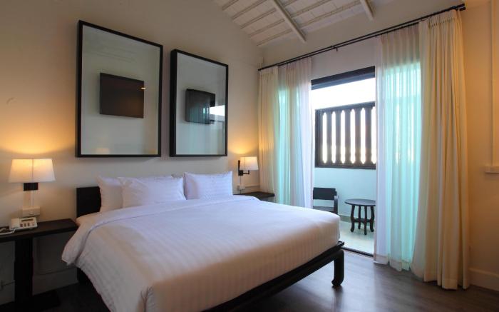 99 The Gallery Hotel