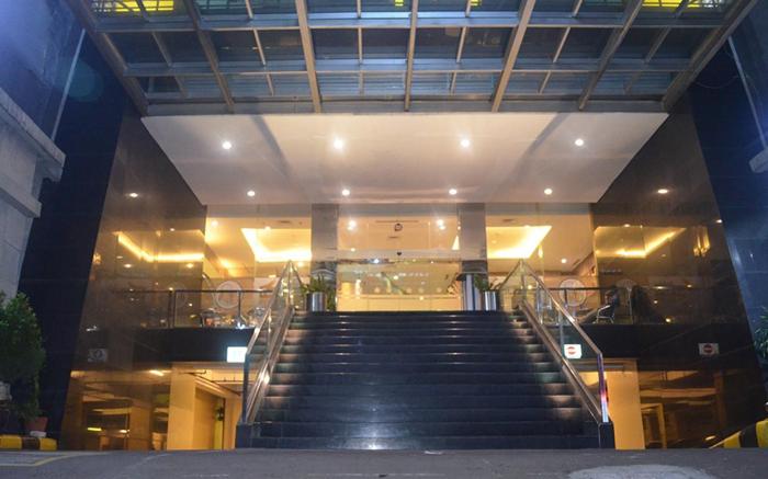 World Hotel