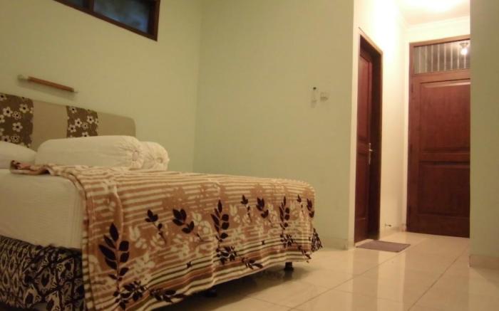 Griya Putri Dewi Family Guest House