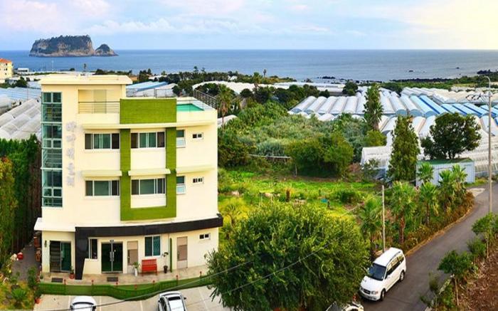 Jeju Bada Wi Olle Pension