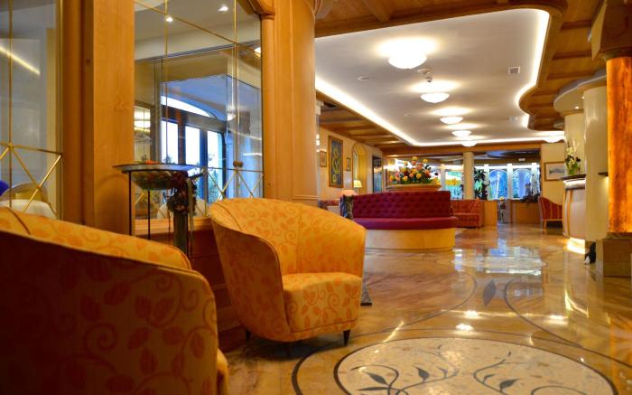 Alle Dolomiti Boutique Lake Hotel