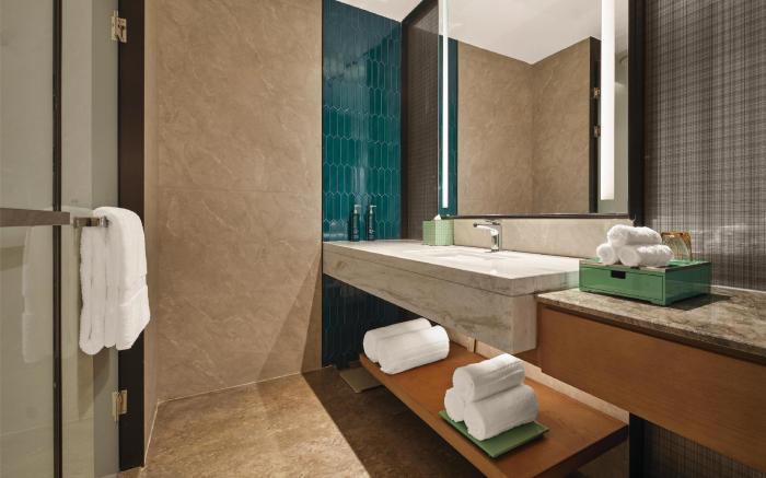 DoubleTree by Hilton Zhengzhou East