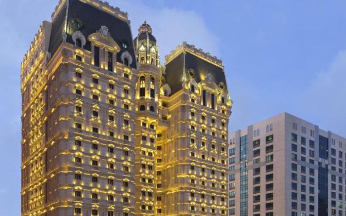 Royal Rose Abu Dhabi, a Curio Collection by Hilton Affiliated Hotel