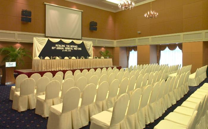 Royale Chulan The Curve