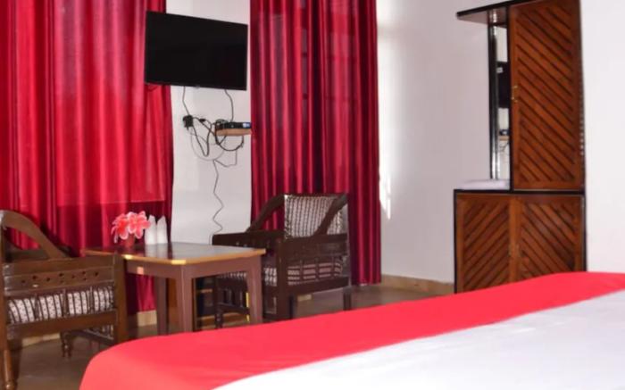 Goroomgo Hotel Aqua Waterfall Dharamsala