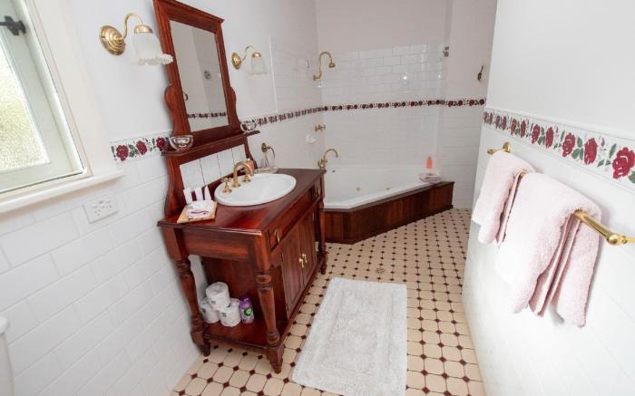 Rosebridge House Bed and Breakfast Adult Retreat
