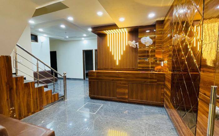 HOTEL AV GRAND