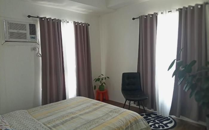 J&W 2-Bedroom PENTHOUSE Condo Unit CENTRIOMall