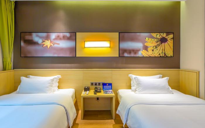 IU Hotel Xian Textile City Metro Station Tangdu Hospital Branch