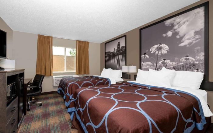 Super 8 by Wyndham Glenwood